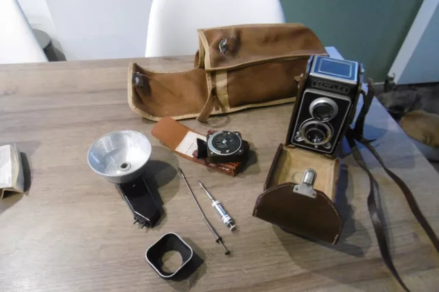Ancien appareil photo Semflex Berthiot  f 75  1:45 avec accessoires