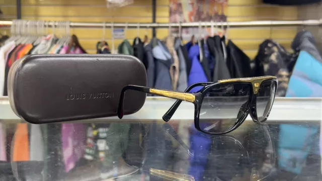 Shop Louis Vuitton Lv Waimea Round Sunglasses (Z1666E) by