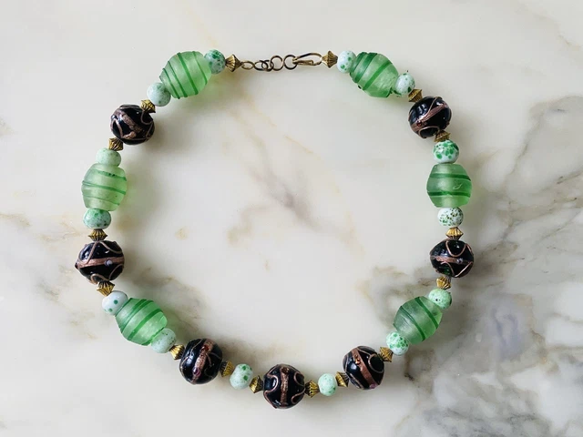 Collier Ancien En Verre De Venise - Perles De Pâte De Verre, Occasion En Bon état