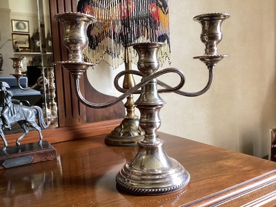 Design solido alluminio Antler due portacandele Candeliere tabella caratteristica principale 