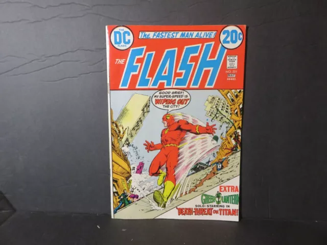 Flash #221 DC Comics Bronze Age Green Lantern