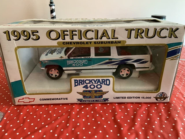 1995 Brookfield Dale Earnhardt Sr. Chevrolet Suburban 1:25 Brickyard 400 Diecast