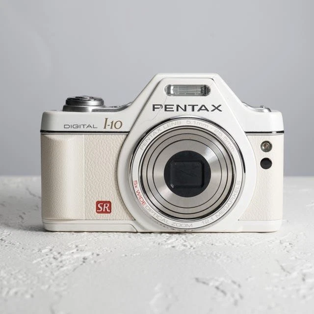 【レトロ可愛い】PENTAX DIGITAL optio I-10 ホワイト ペンタックス、レトロ調デジカメ「Optio I-10」 - 価格.com