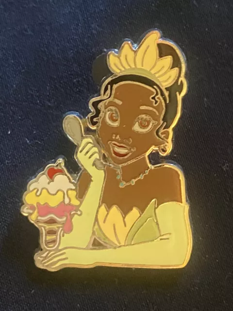 Disney DSF DSSH Pin Trader Delight PTD Princess And The Frog Tiana LE 500  Pin