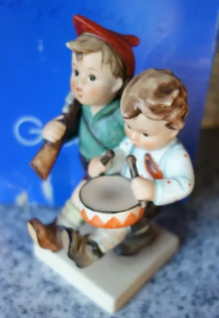 original Goebel Hummel Figur Hum 50/2/0 "Soldatenspiel * Volunteers" FM 6 * OVP