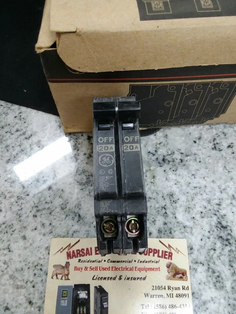 Ge  Thqp220  20 Amp  2Pole  120/240Va  Plug In Type Thqp Circuit  Breaker  (26E1
