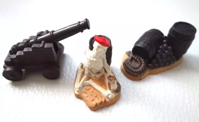 LOT de 3 superbe figurines SAFARI squelette sittng skeleton Cannon Ball & Powder