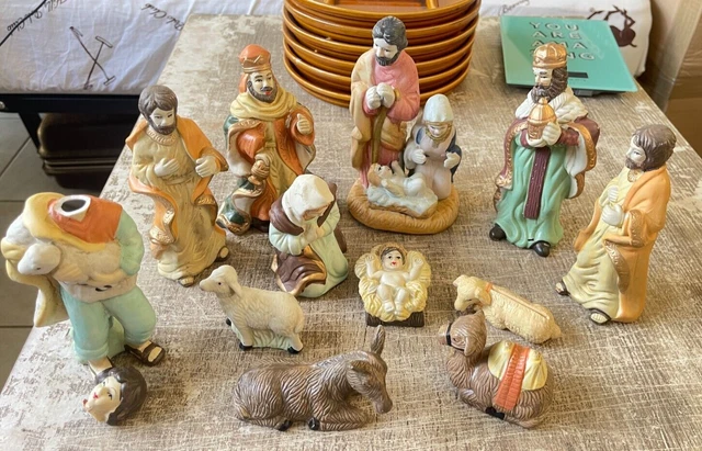 Crèche De Noël Miniature ZWMBYN - 11 Pièces Avec Lumière LED, En Résine, Décoration D'intérieur Religieuse