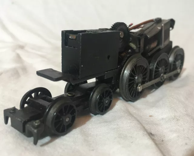 TRIANG HORNBY R150S RUNNING CHASSIS for BR 4-6-0 CLASS B12 LOCOMOTIVE PROJECT