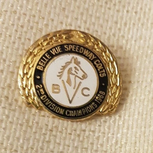 Insigne Broche Émail Belle Vue Colts – Speedway 1968 – Manchester Reeves – Vintage
