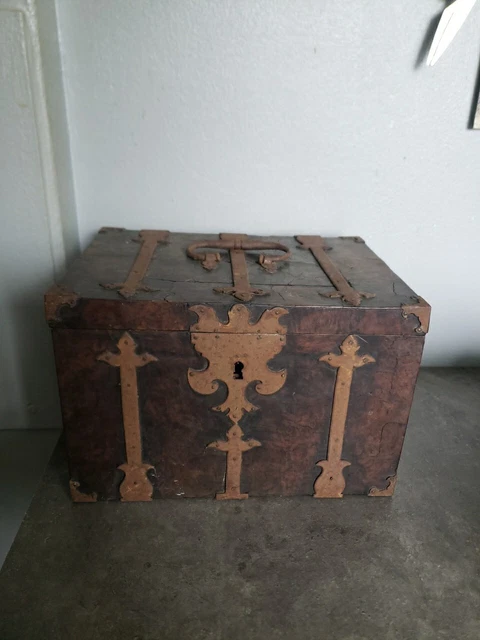 Petit Coffre-fort Ancien Maison Poingloux à Paris – XIXe Siècle – Métal Noir