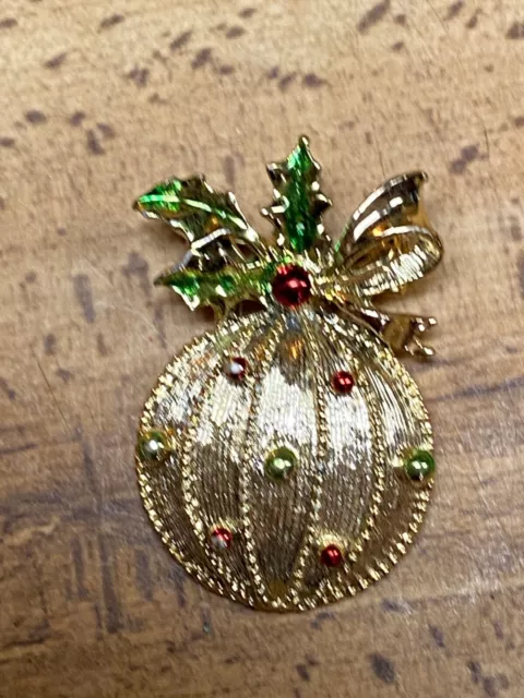 Signed Gerry's Vtg Gold Tone Ornament Bow Enamel Christmas Pin Brooch 1 3/4"