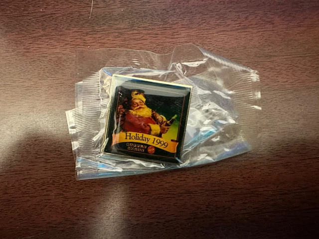 Vintage Happy Holiday 1999 Waffle House Pin