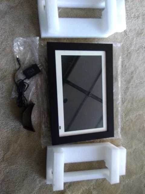 Aluratek - 14" Widescreen LCD Digital Photo Frame .... works