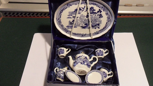 Vintage Crown Regal Miniature Doll'S Child 8 Piece China Tea Set Willow  Pattern £35.00 - Picclick Uk