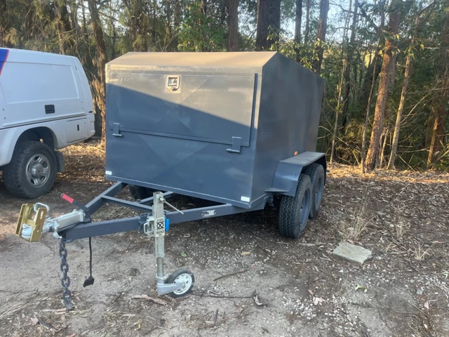 Enclosed trailer Dual axle