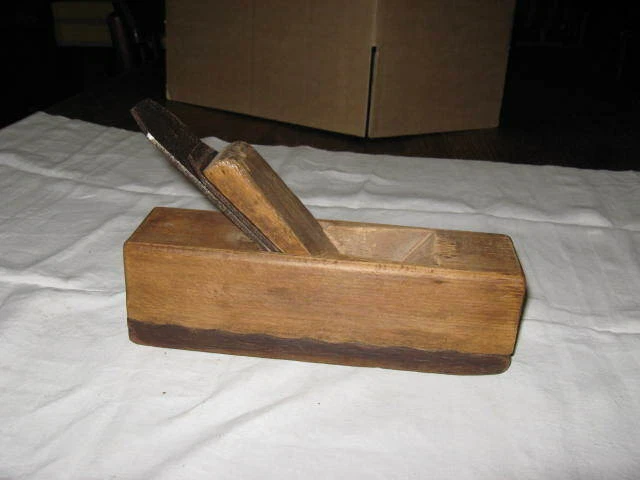 Rabot ancien menuisier bois et métal vintage - Bricolage