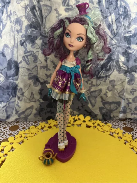 Boneca Ever After High - Básica - Madeline Hatter Dmj76 - MP