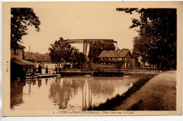 VITRY LE FRANCOIS - Marne - CPA 51  - le bas village - le pont levis sur canal
