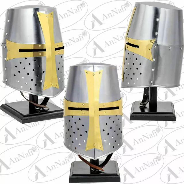 Elmo da cavaliere medievale Norman Crusader Templar con croce in ottone di...