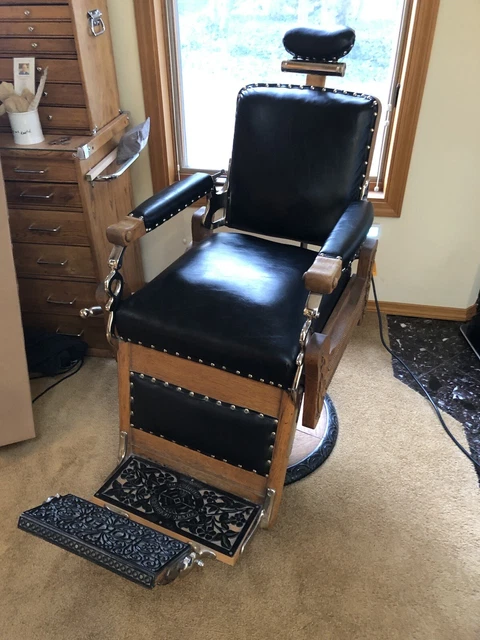 ANTIQUE  KOKEN HYDRAULIC OAK BARBER CHAIR  -  Full functional hydraulic lift !