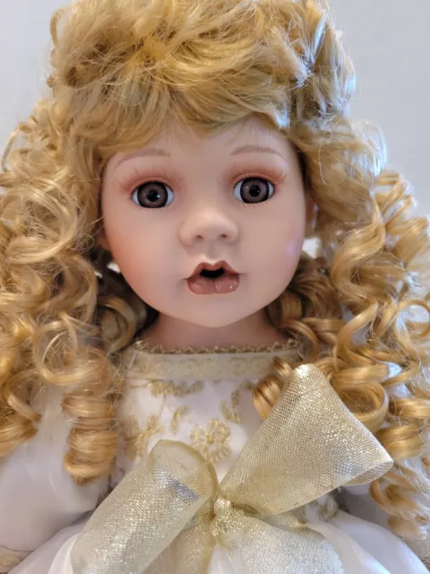 ANGEL Porcelain Doll Palmary Collection Three Hearts Collectible preownd no box