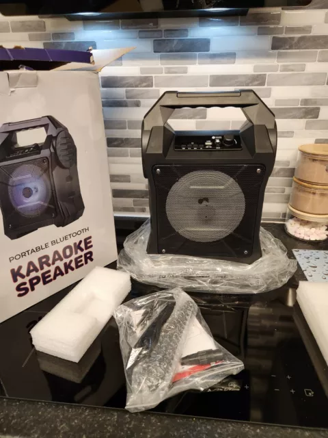 Máquina Boombox Portátil de Karaoke WICKED GIZMOS con Altavoz Amplificador y LED