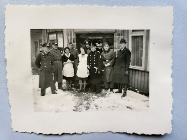 orig. Foto 2 WK Wehrmacht Offiziere Dolch Bad Warmbrunn -Polen Cafe