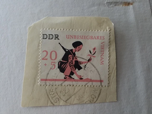 Briefmarke DDR , Unbesiegbares Vietnam