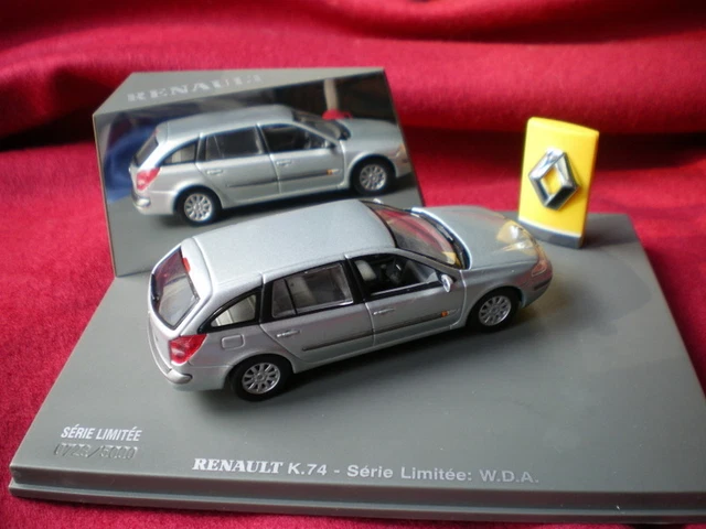 RENAULT K.74 série limitée W.D.A.1/43 universal Hobbies Voiture concessionnaire