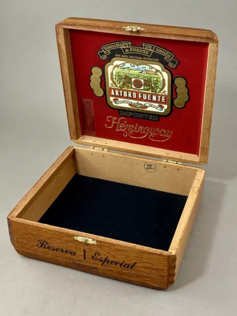 Vtg. Wooden Cigar Box Arturo Fuente Hemingway Empty Men's Wallet Jewelry Box