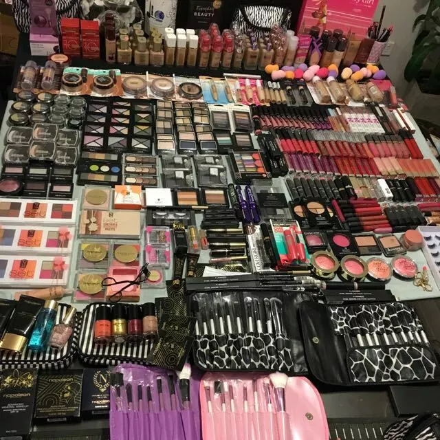 30 Maquillaje Cosmético De Navidad Cuidado De La Piel Joblot Al Por Mayor Marcas Mixtas Maquillaje Nuevo