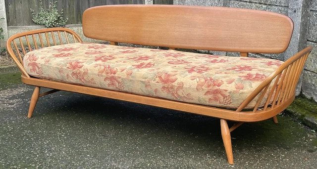 Fine Retro Ercol Sofa/Daybed Original Mint Condition  We Deliver