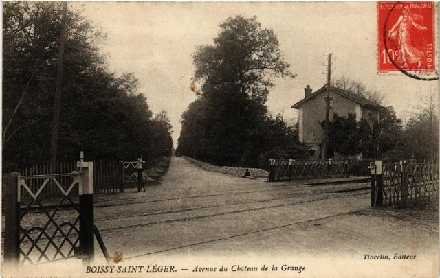 CPA BOISSY-SAINT-LEGER Avenue du Chateau de la Grange. (509339)