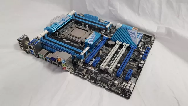 Asus P9x79 Pro Motherboard mit i7-3930K Prozessor (KEIN IO-SCHILD!!)