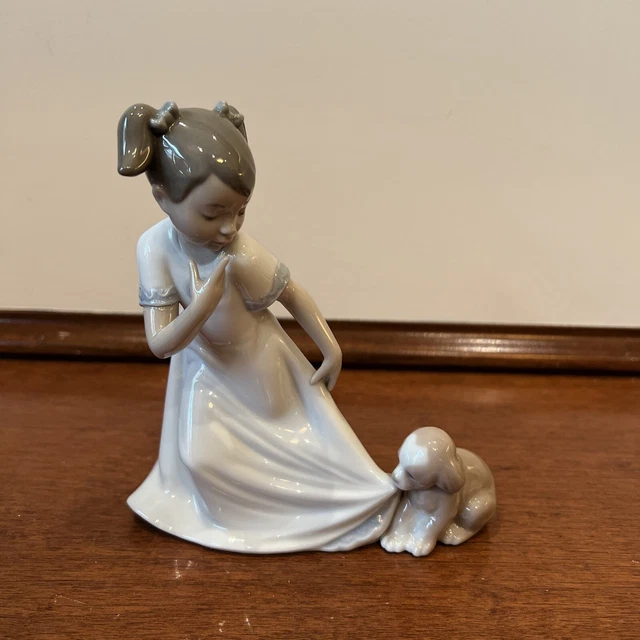 Nao by Lladro ~ LET ME GO ~ Girl with Puppy Dog Figurine #1434 ~ 6 3/4” Tall