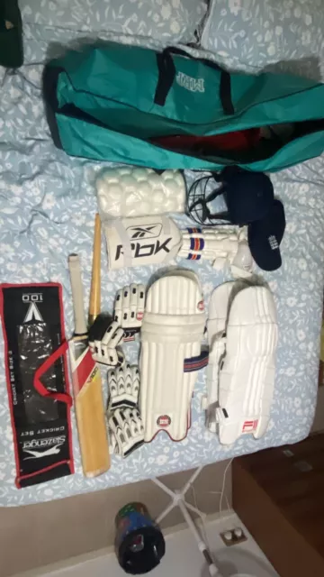 Cricket kit adult bat, pads, gloves, bag -  good condition