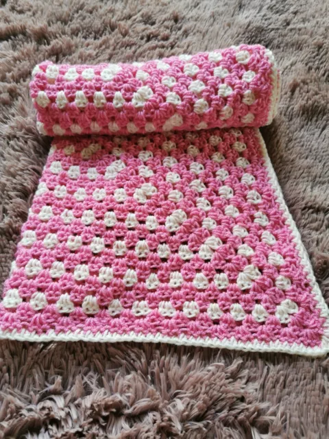 Couverture bébé crochet fait main, crochet main par moi-même en utilisant du fil acrylique premium