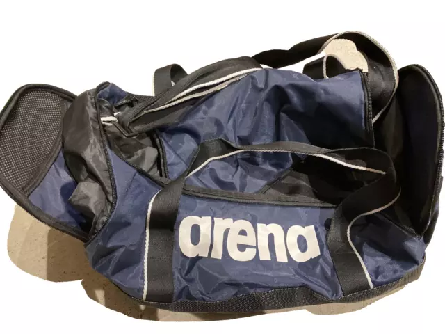 Arena Sports Bag/Duffle Bag - Dark Blue - in excellent condition. Preowned