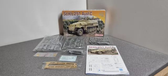 Dragon 7223 sd.kfz. 251 AusF.C WW2 German Half Track 1:72 Scale Model Kit