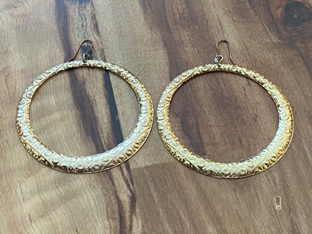 Vintage Gold Tone Dangle Embossed Light weight Pierced Earrings 2 5/8"