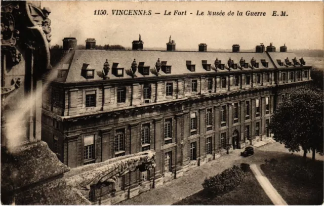 CPA Vincennes Le Fort Le Musee de Guerre (1347196)