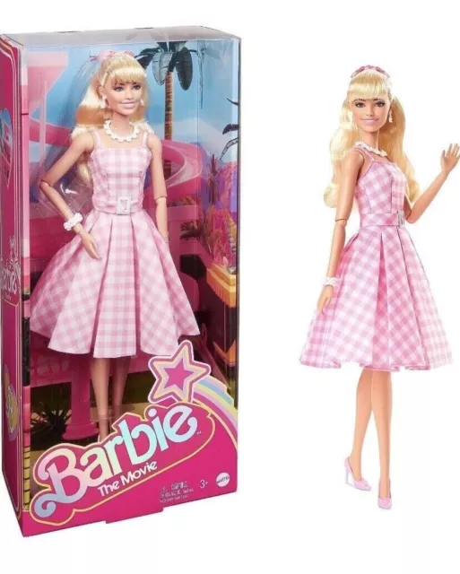 Mattel Barbie The Movie Muñeca coleccionable Margot Robbie con vestido rosa...