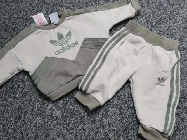 Baby Boy Adidas Tracksuit 3-6 Months 💚