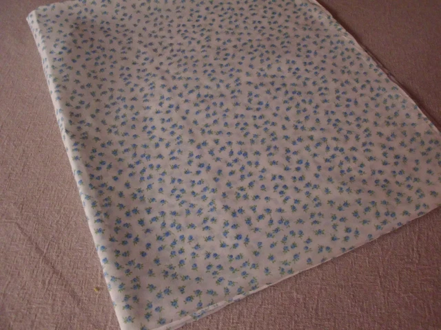 Coupon De Tissu Coton Fin Ancien - Motif Petites Fleurs Bleues - Dimensions 55 X 70 Cm