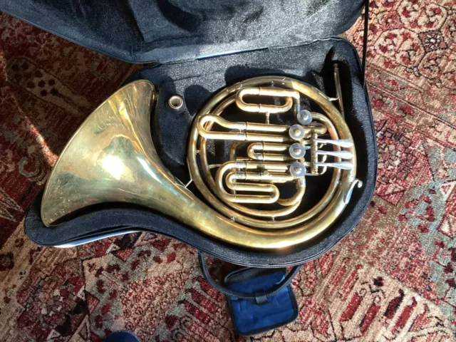 Paxman Studenti French Horn in Deluxe Case, with Mouthpiece