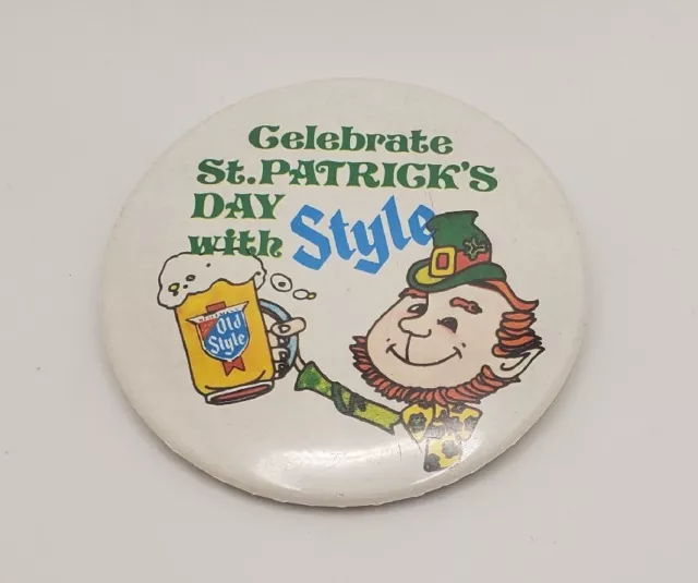 Celebrate St. Patricks Day With Old Style Heileman's Beer Button Pin 1983
