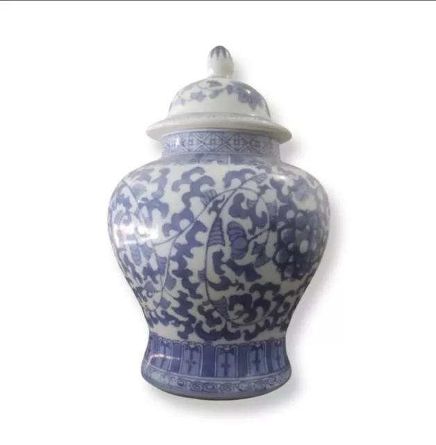 Antique 18th Century Chinese Qing Dynasty Porcelain Vase Replica