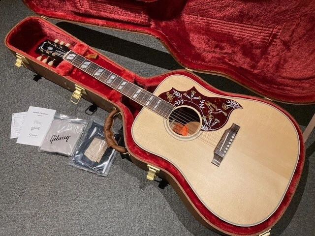 Gibson HUMMINGBIRD FADED ANTIQUE NATURAL