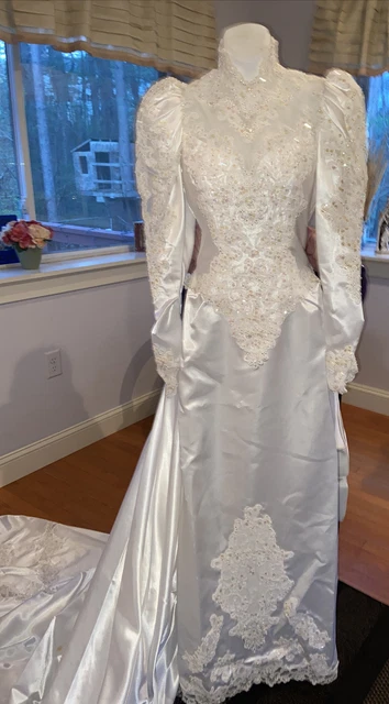 VTG Lace Beaded Wedding Dress Puffy/Sheer Sleeves size 8 (S) Matching Veil